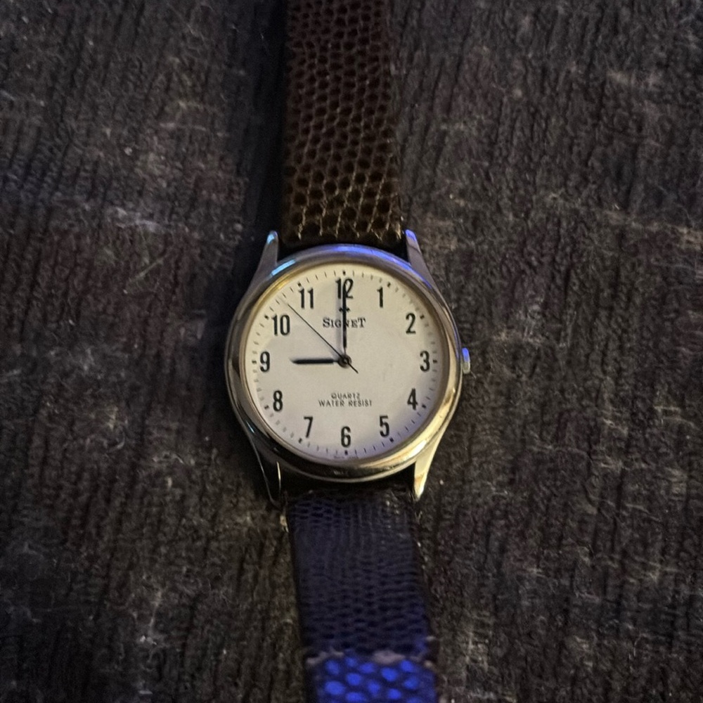 Vintage SIGNET WATCH base metal bezel